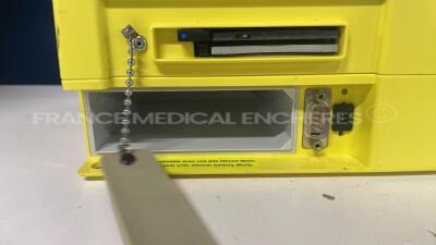 Schiller Defibrillator Fredbi E - YOM 2004 - missing battery charger - missing battery - Untested - 3