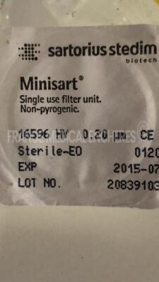 Airox Ventilator AXR 1a w/ 6 Intersurgical Smoothbore Breathing System 1.6M Exhalation Valves AXR1 and 2 Teleflex Medical Humid Vent Filter Compact S 19412T and 3 Sartorius Stedim Single use Filters Unit - untested because of the missing power supply - de - 9
