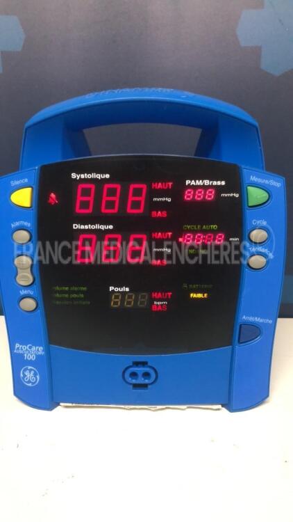 GE Vital Signs Monitor Dinamap ProCare Auscultatory 100 - No power cable (Powers up)