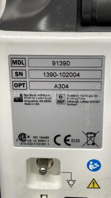 Lot of 2 Spacelabs Patient Monitors Qube - S/W 3.05.10 w/ ECG sensors and SPO2 sensors and Cuffs - Both power up - 11