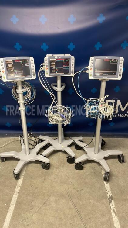 Lot of 3 GE Patient Monitors Dash 2500 - YOM 2011 w/ ECG sensors and SPO2 sensors and Cuff - All power up