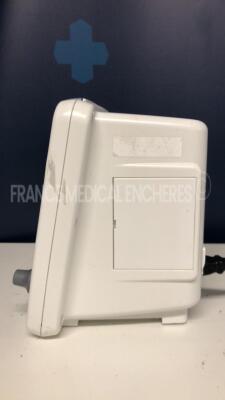 Patient Monitor Dash 2500 - YOM 2010 w/ ECG sensor and SPO2 sensor and Cuff - Powers up - 3