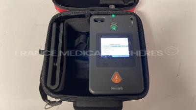 Philips Defibrillator FR3 - YOM 2013 - S/W 1.1.208 - Battery to be changed (Powers up)