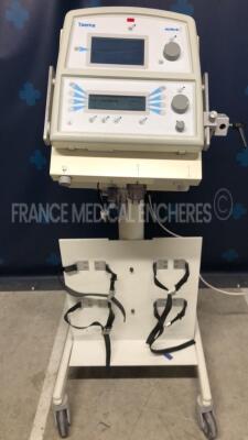 Taema Ventilator Horus 4 - YOM 2003 - S/W V5.109 - Count 7248 h w/ Trolley (Powers up)