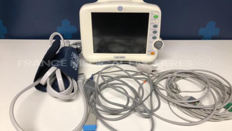 GE Patient Monitor Dash 3000 - YOM 2011 - S/W 7.3 w/ SpO2 Sensor - ECG Sensors - Dynamap Adult Cuff M5114/M5214 (Powers up)