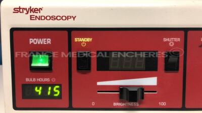 Stryker Light Source X6000 - YOM 2002 (Powers up) - 4