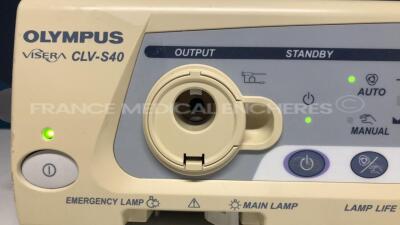 Olympus Light Source CLV-S40 (Powers up) - 4