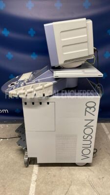 GE Ultrasound Voluson 730 Expert - YOM 2002 - the bottom touch screen to be changed (Powers up) - 2