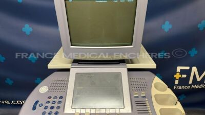 GE Ultrasound Voluson 730 Expert - YOM 2002 - the bottom touch screen to be changed (Powers up) - 4