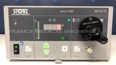 Storz Light Source Xenon 300 201330 20 - YOM 2005 ( Powers up)