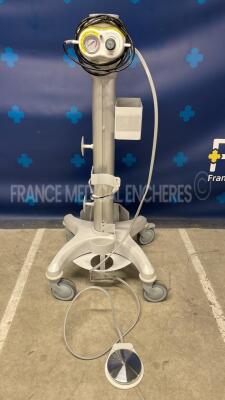 Johnson & Johnson Pressure Regulator w/ footswitch